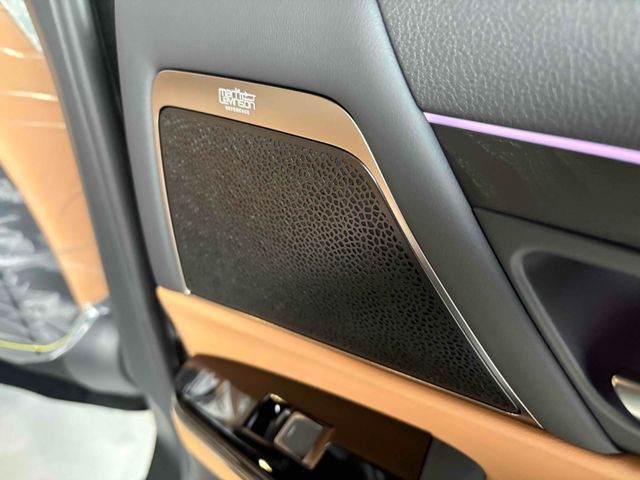 TOYOTA LEXUS LX600 2025 Image 31