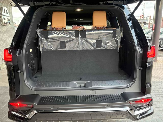 TOYOTA LEXUS LX600 2025 Image 31