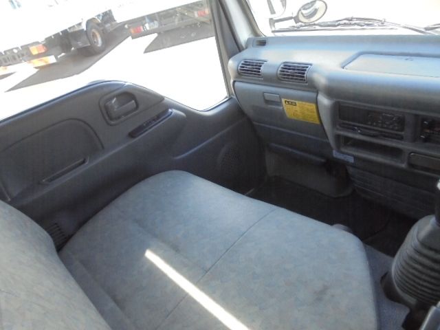 ISUZU ELF 2002 Image 31