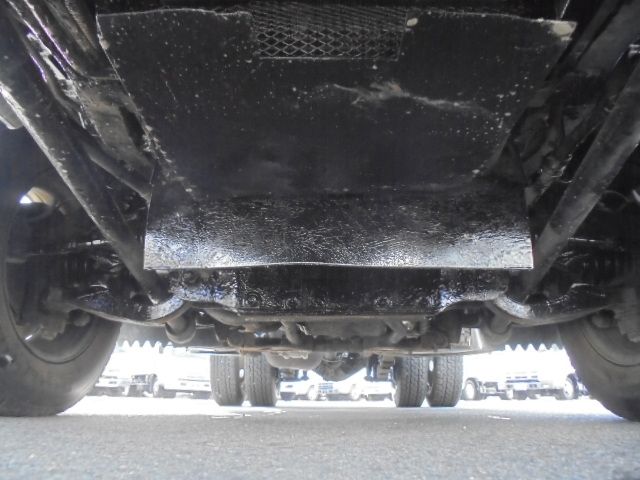 ISUZU ELF 2002 Image 31