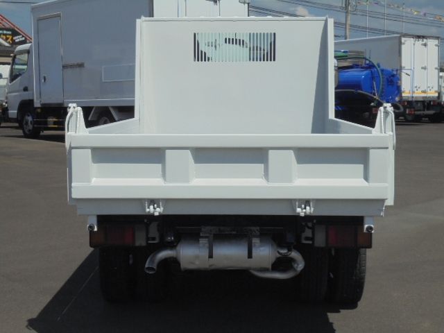 ISUZU ELF 2002 Image 31