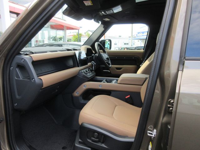 ROVER DEFENDER 2025 Image 31