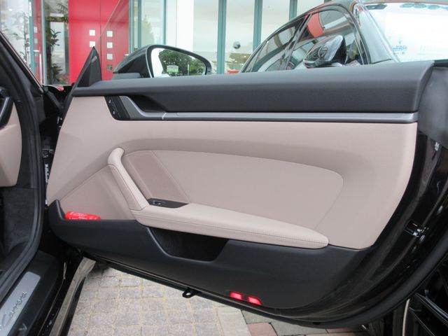 PORSCHE 911 2025 Image 31