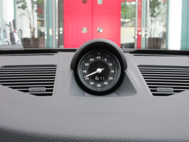 PORSCHE 911 2025 Image 31