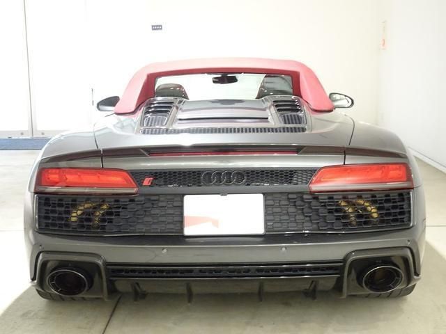 AUDI R8 SPYDER 2021 Image 31