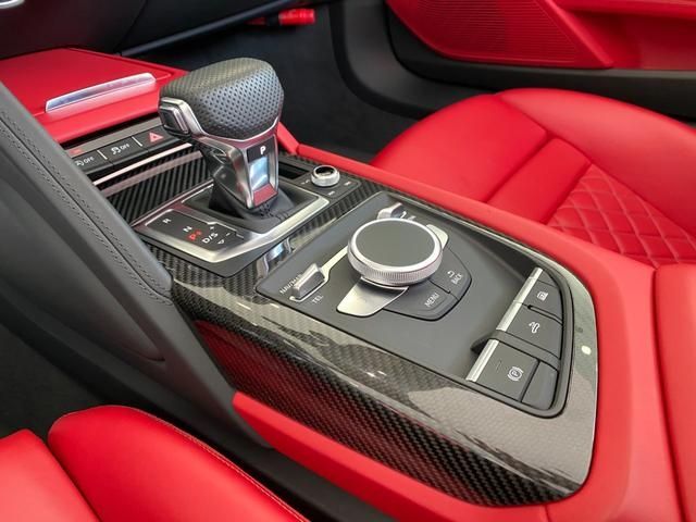 AUDI R8 SPYDER 2020 Image 31