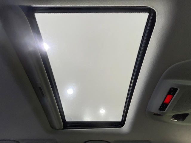 NISSAN ELGRAND  4WD 2014 Image 31