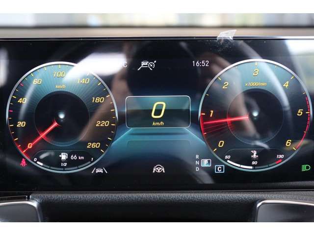 MERCEDES BENZ GLB 2022 Image 31