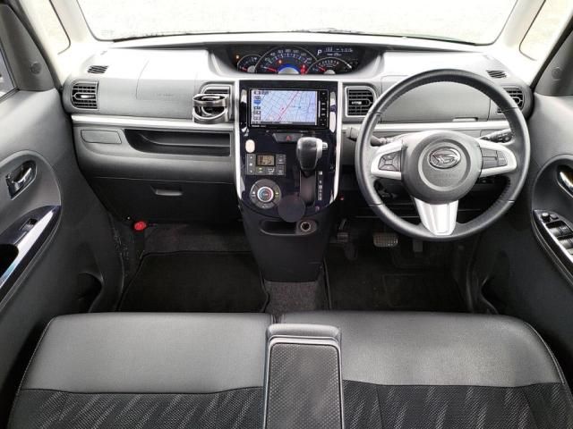 TOYOTA LEXUS RC300H 2017 Image 31