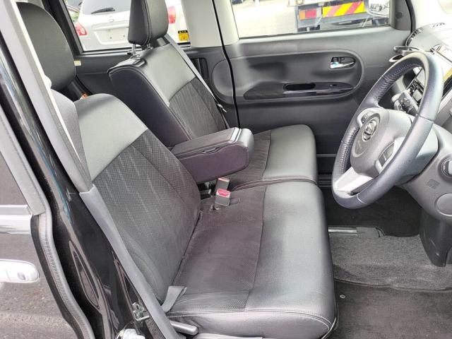 TOYOTA LEXUS RC300H 2017 Image 31