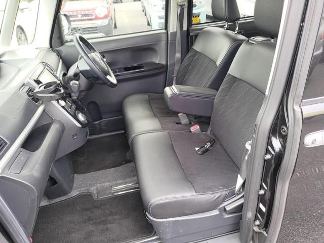 TOYOTA LEXUS RC300H 2017 Image 31