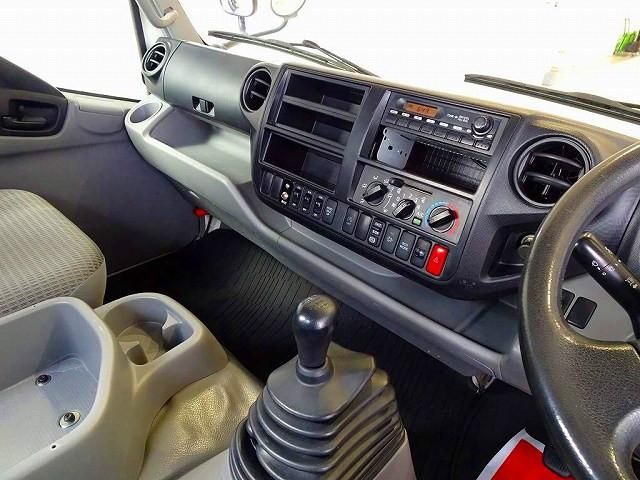 HINO DUTRO 2016 Image 31