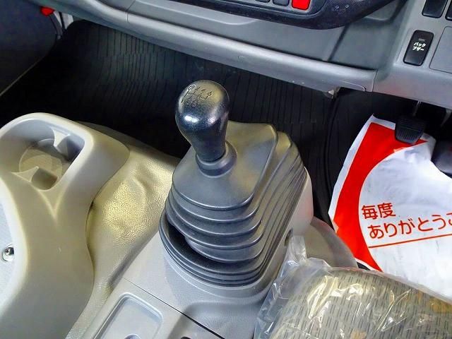 HINO DUTRO 2016 Image 31