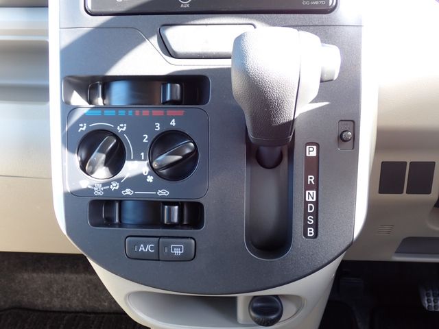 DAIHATSU TANTO 2018 Image 31