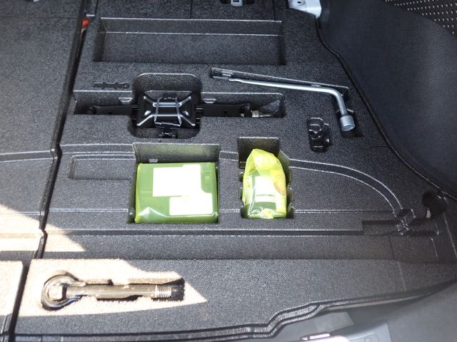 TOYOTA PRIUS 2020 Image 31