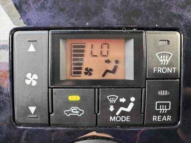 DAIHATSU TANTO CUSTOM 2017 Image 31