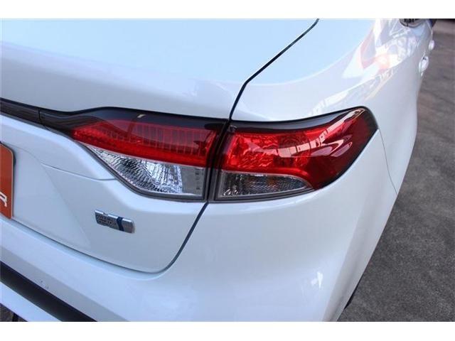 TOYOTA COROLLA SEDAN HYBRID 2019 Image 31