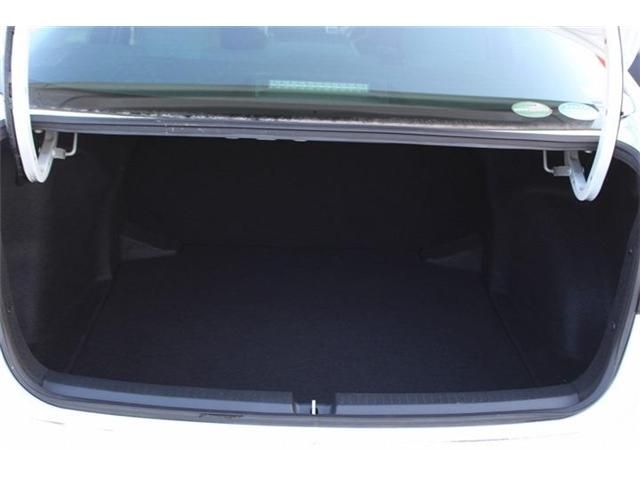 TOYOTA COROLLA SEDAN HYBRID 2019 Image 31