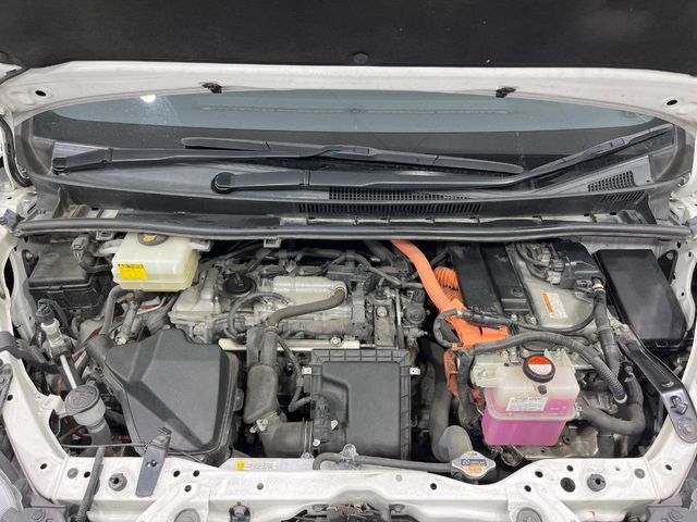 TOYOTA ESQUIRE HYBRID 2015 Image 31