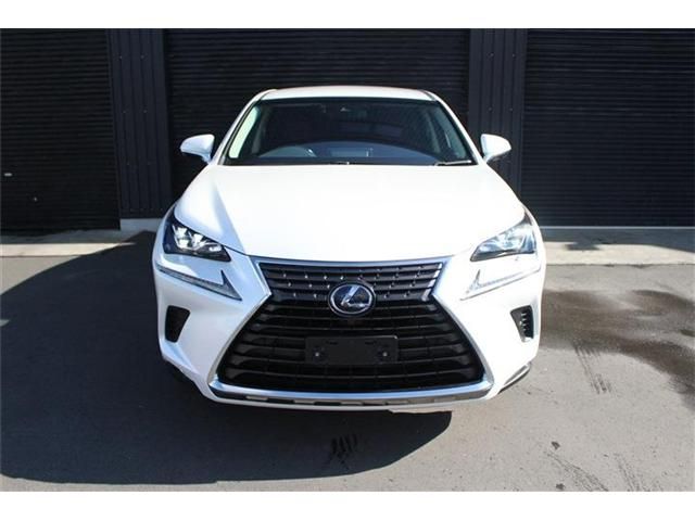 TOYOTA LEXUS NX300H AWD 2018 Image 31