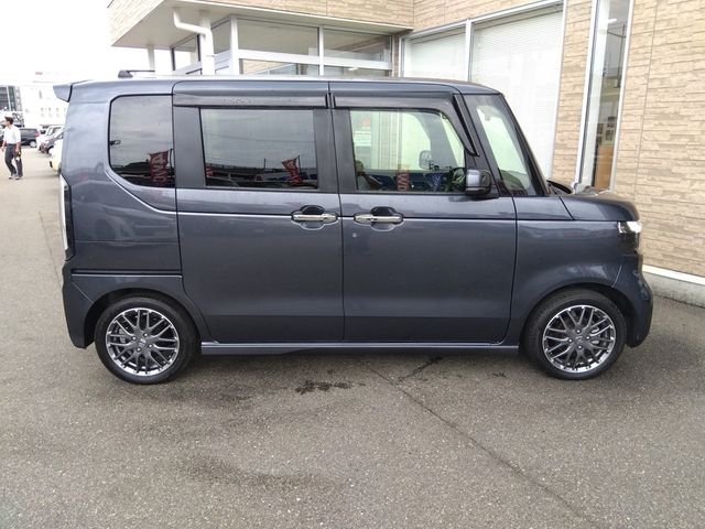 HONDA N BOX CUSTOM 2024 Image 31