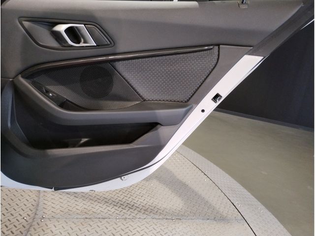 BMW 1SERIES 2021 Image 31