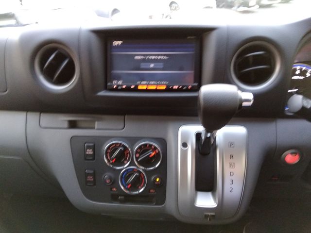 NISSAN NV350 CARAVAN 2015 Image 31