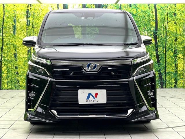 TOYOTA VOXY HYBRID 2018 Image 31