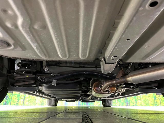 TOYOTA VOXY HYBRID 2018 Image 31