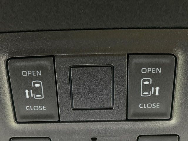 TOYOTA VOXY HYBRID 4WD 2023 Image 31