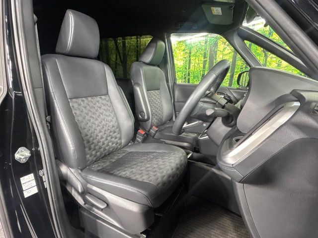 TOYOTA VOXY HYBRID 4WD 2023 Image 31