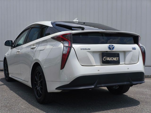 TOYOTA PRIUS 2016 Image 31