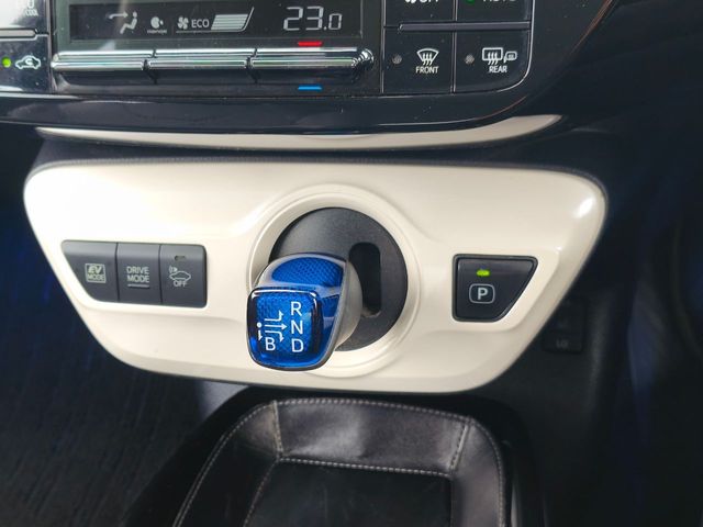 TOYOTA PRIUS 2016 Image 31