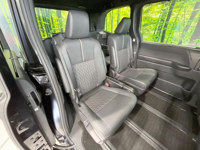 TOYOTA NOAH 4WD 2023 Image 31