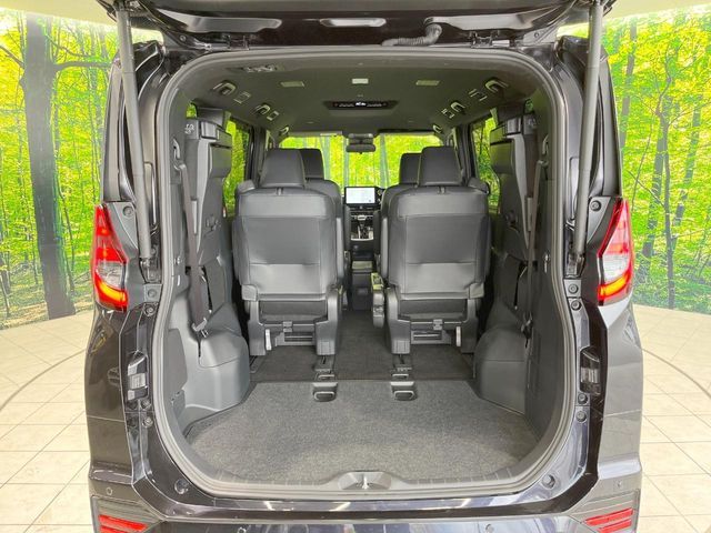 TOYOTA NOAH 4WD 2023 Image 31