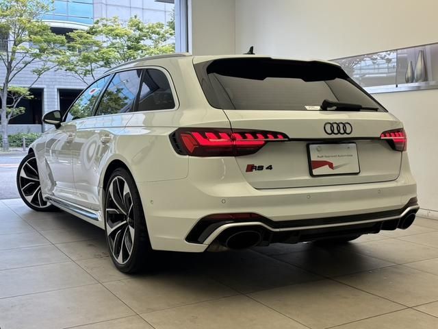 AUDI RS4 AVANT 2022 Image 31