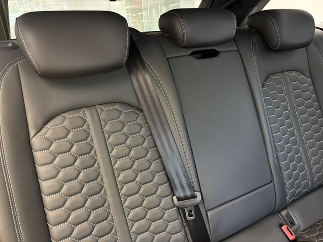 AUDI RS4 AVANT 2022 Image 31