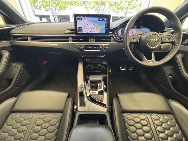 AUDI RS4 AVANT 2022 Image 31