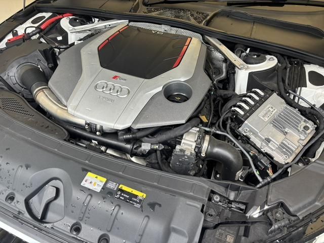 AUDI RS4 AVANT 2022 Image 31