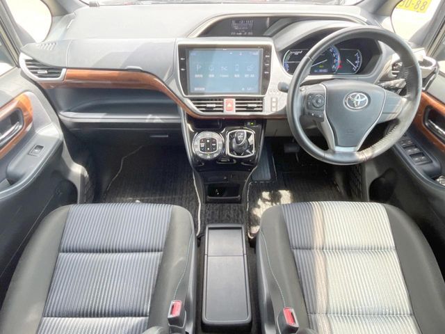 TOYOTA VOXY HYBRID 2016 Image 31