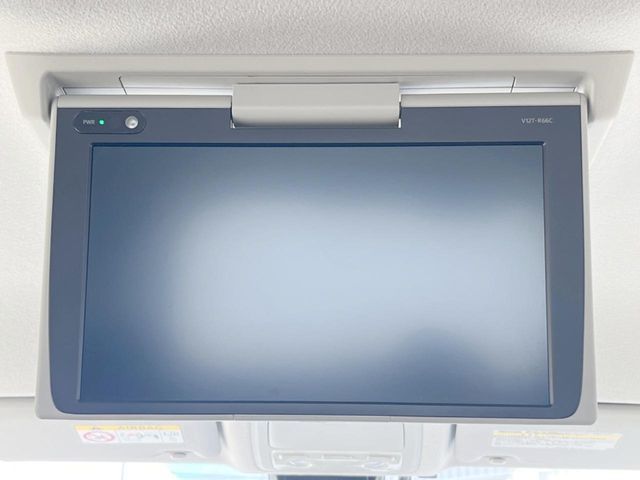 TOYOTA VOXY HYBRID 2016 Image 31