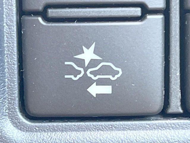 TOYOTA VOXY HYBRID 2016 Image 31