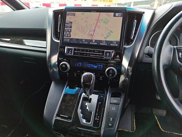 TOYOTA VELLFIRE 2017 Image 31