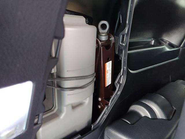 TOYOTA VELLFIRE 2017 Image 31