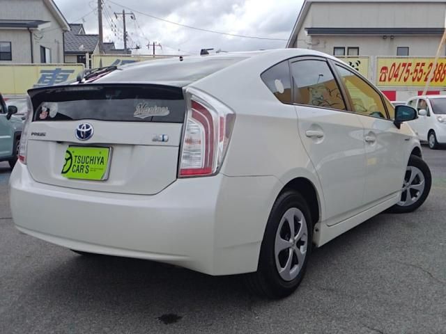 TOYOTA PRIUS 2012 Image 31