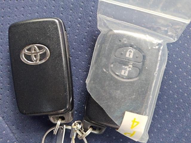 TOYOTA PRIUS 2012 Image 31