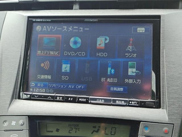 TOYOTA PRIUS 2012 Image 31