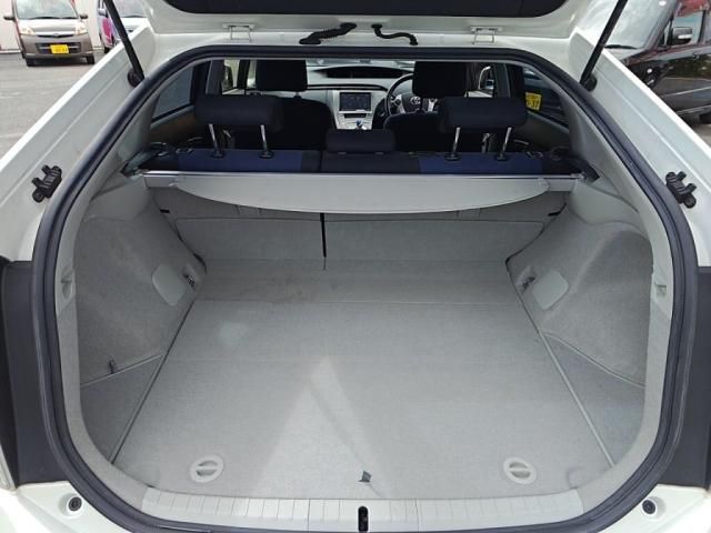 TOYOTA PRIUS 2012 Image 31