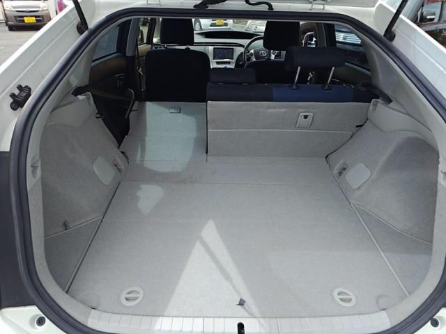 TOYOTA PRIUS 2012 Image 31