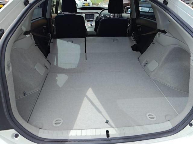 TOYOTA PRIUS 2012 Image 31